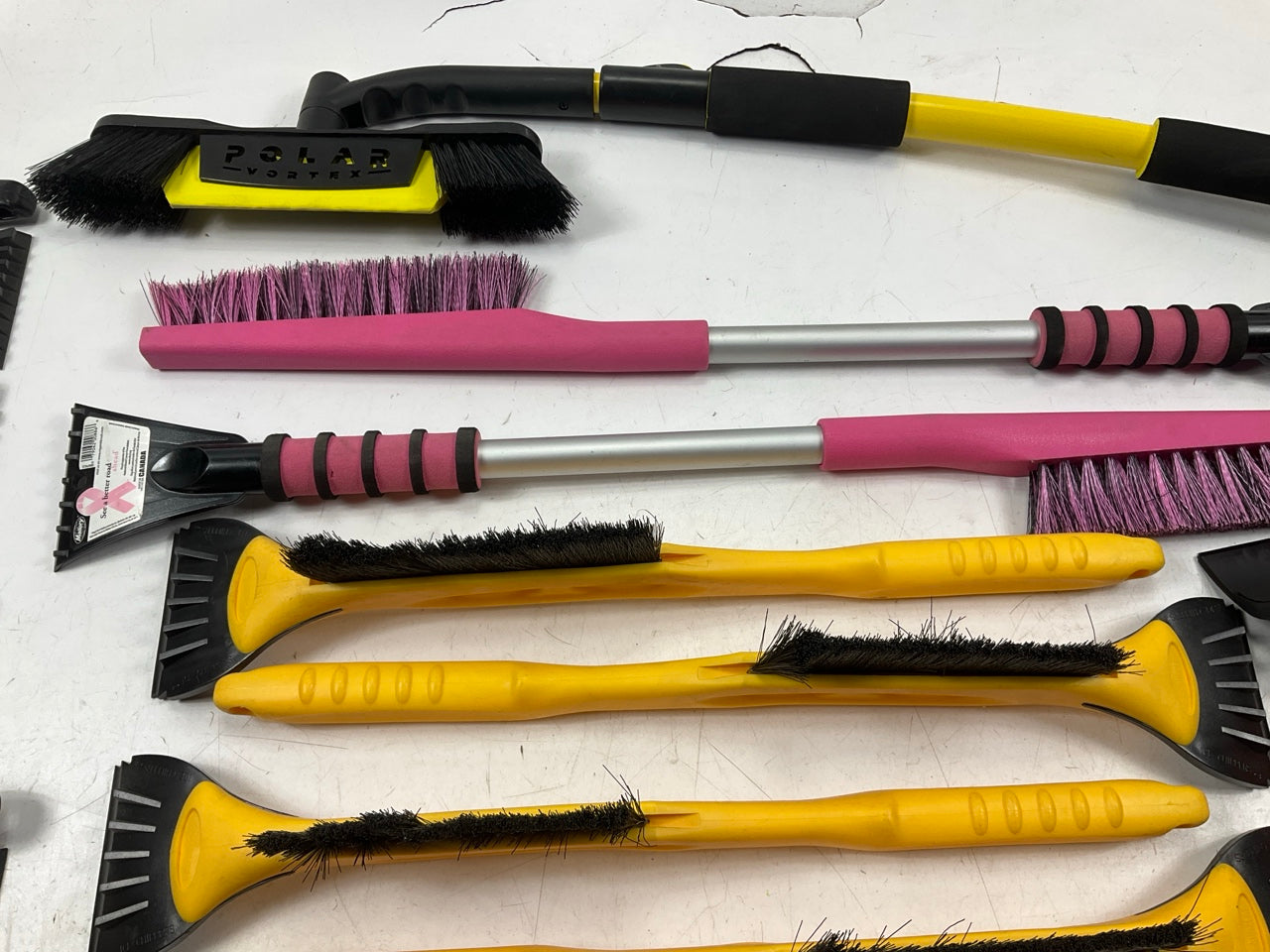31 Assorted Mixed Ice Scrapers & Snow Broom Brushes - ICE SCRAPER Lot #9