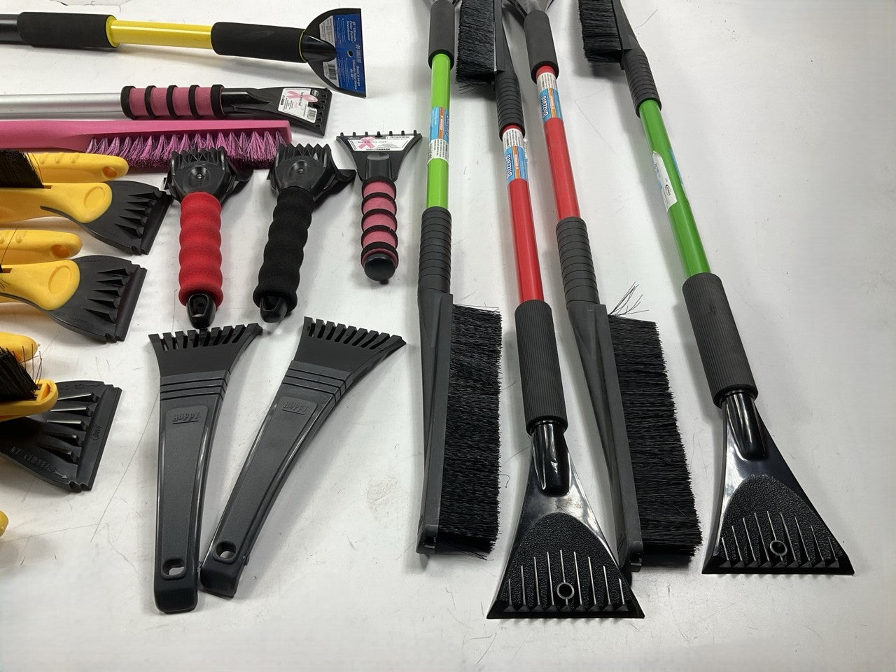 31 Assorted Mixed Ice Scrapers & Snow Broom Brushes - ICE SCRAPER Lot #9