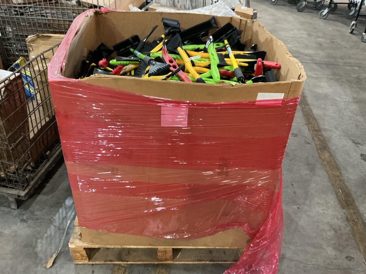 Wholesale Lot Pallet Of Car / Truck Ice Scrapers