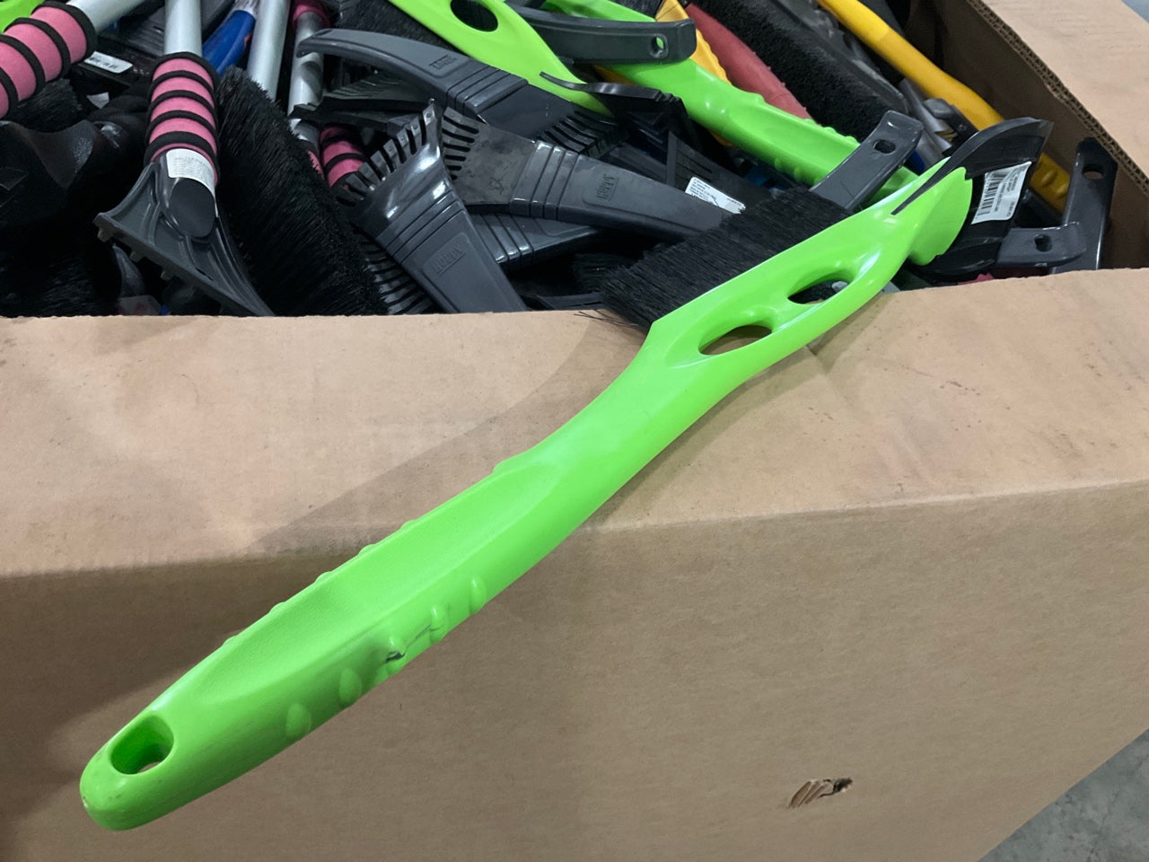 300 Pieces - WHOLESALE Pallet Of Ice Scrapers & Snow Brushes