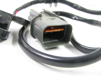 NEW - UNBOXED OEM J5T25078 Right Camshaft Position Sensor 94-95 Montero 3.5L-V6