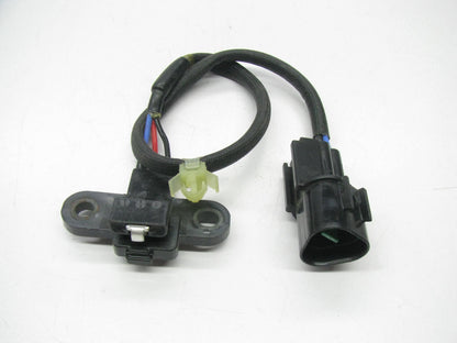 NEW - UNBOXED - OEM MITSUBISHi J5T25180A Engine Crankshaft Crank Position Sensor