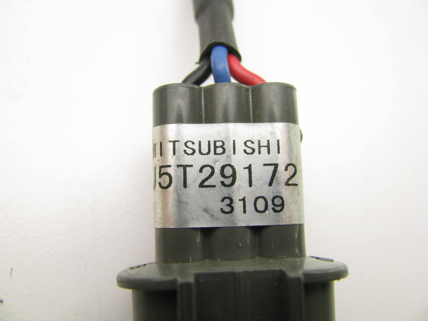 NEW - OUT OF BOX - OEM Mitsubishi J5T29172 Engine Camshaft Position Sensor