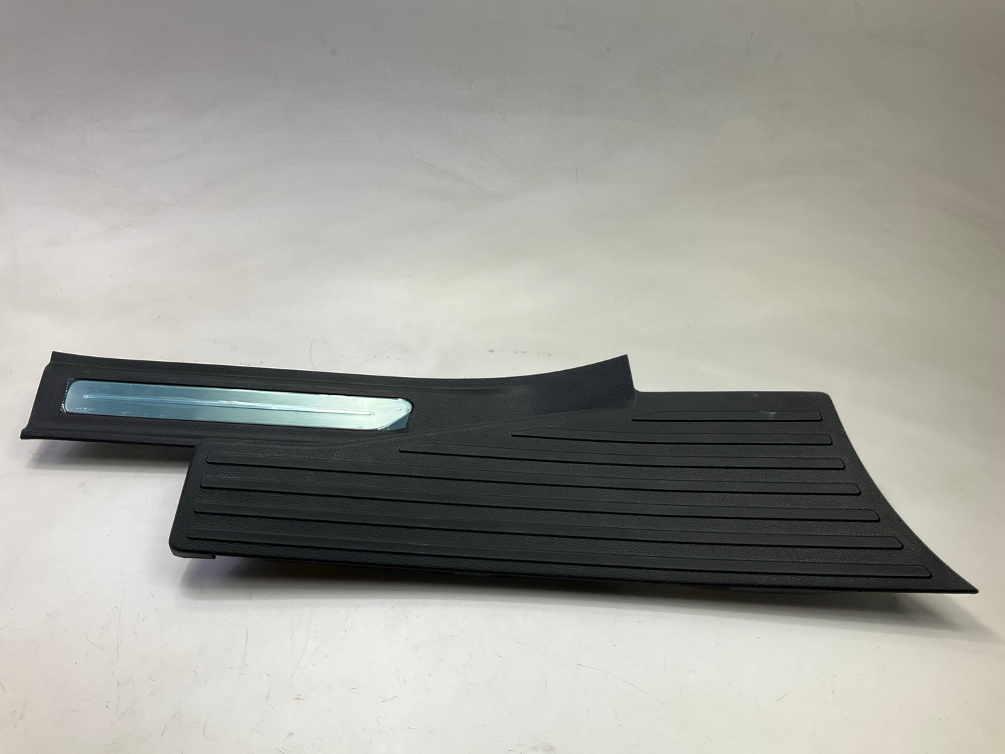 NEW UNBOXED OEM JL7B-4013244-A Rear Right Door Sill Cover Plate 18-21 Navigator
