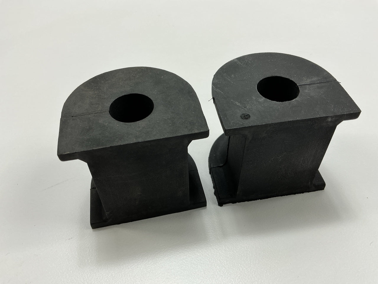 K200634 Front Suspension Stabilizer Sway Bar Bushing Kit - 2005-2008 Suzuki Reno