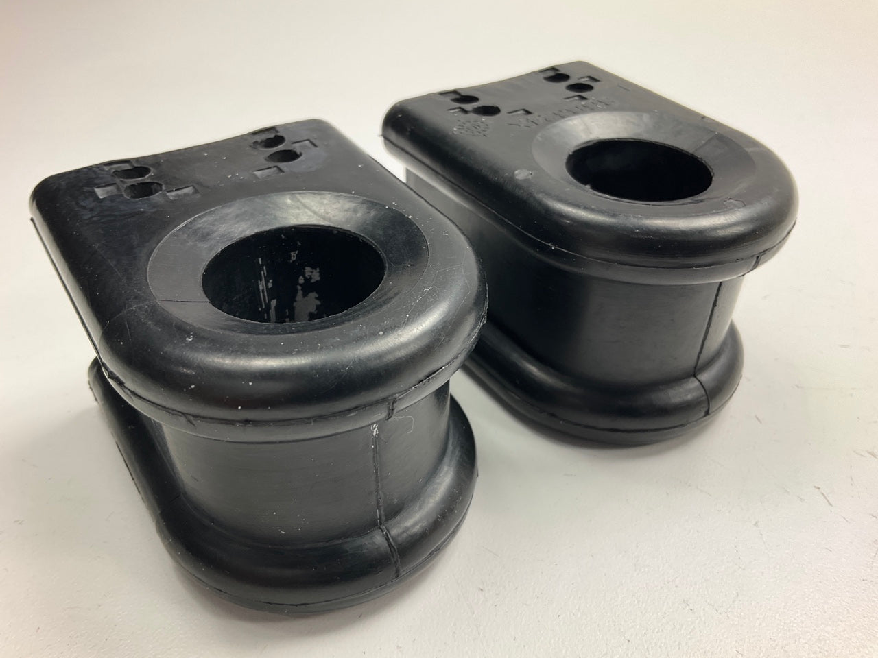 NEW - OUT OF BOX K200729 Front Suspension Stabilizer Sway Bar Bushing Kit