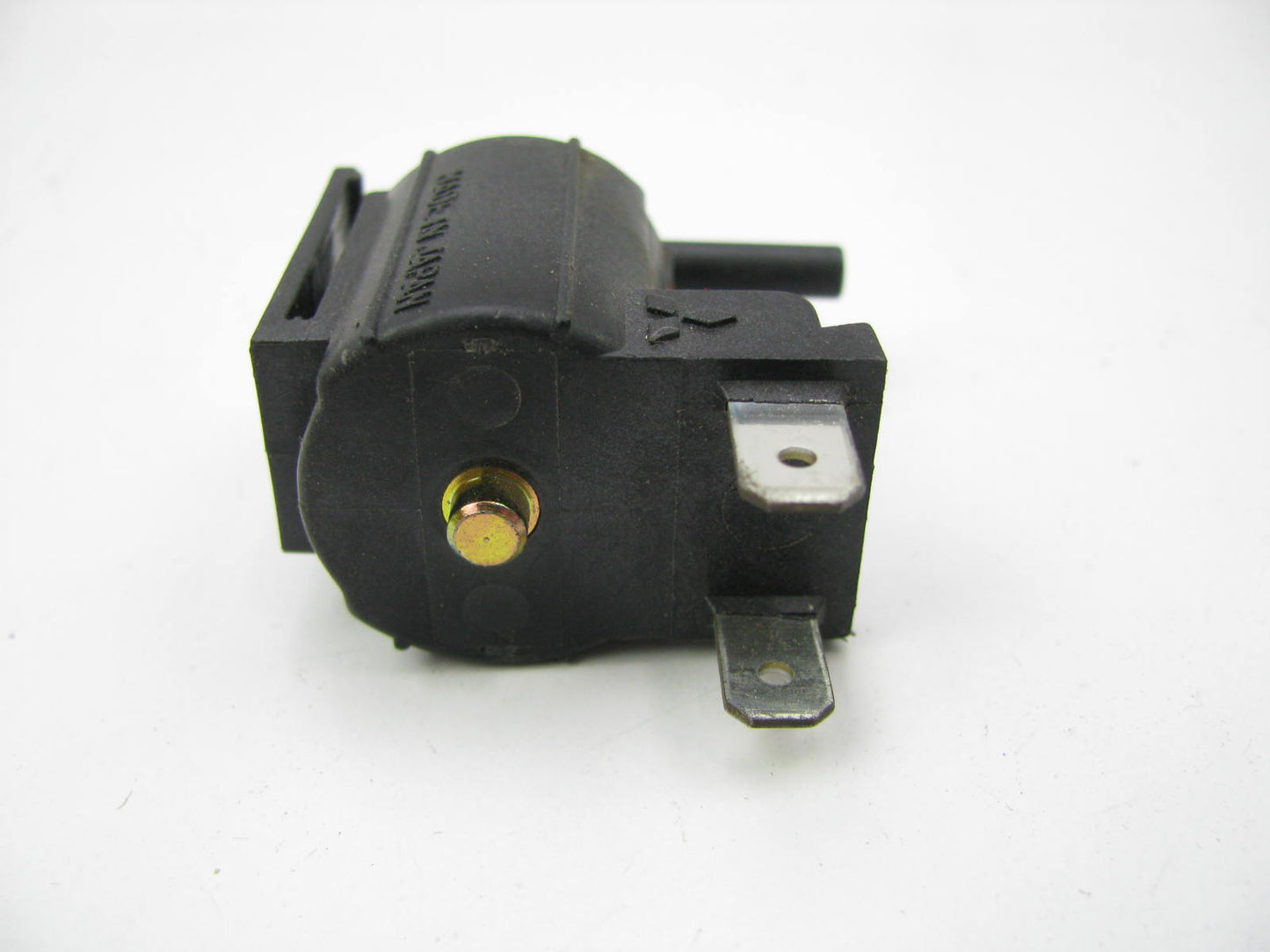 NEW OUT OF BOX  - K5T43187 3 Way Vacuum Valve Solenoid 86-93 B2000 B2200 B2600