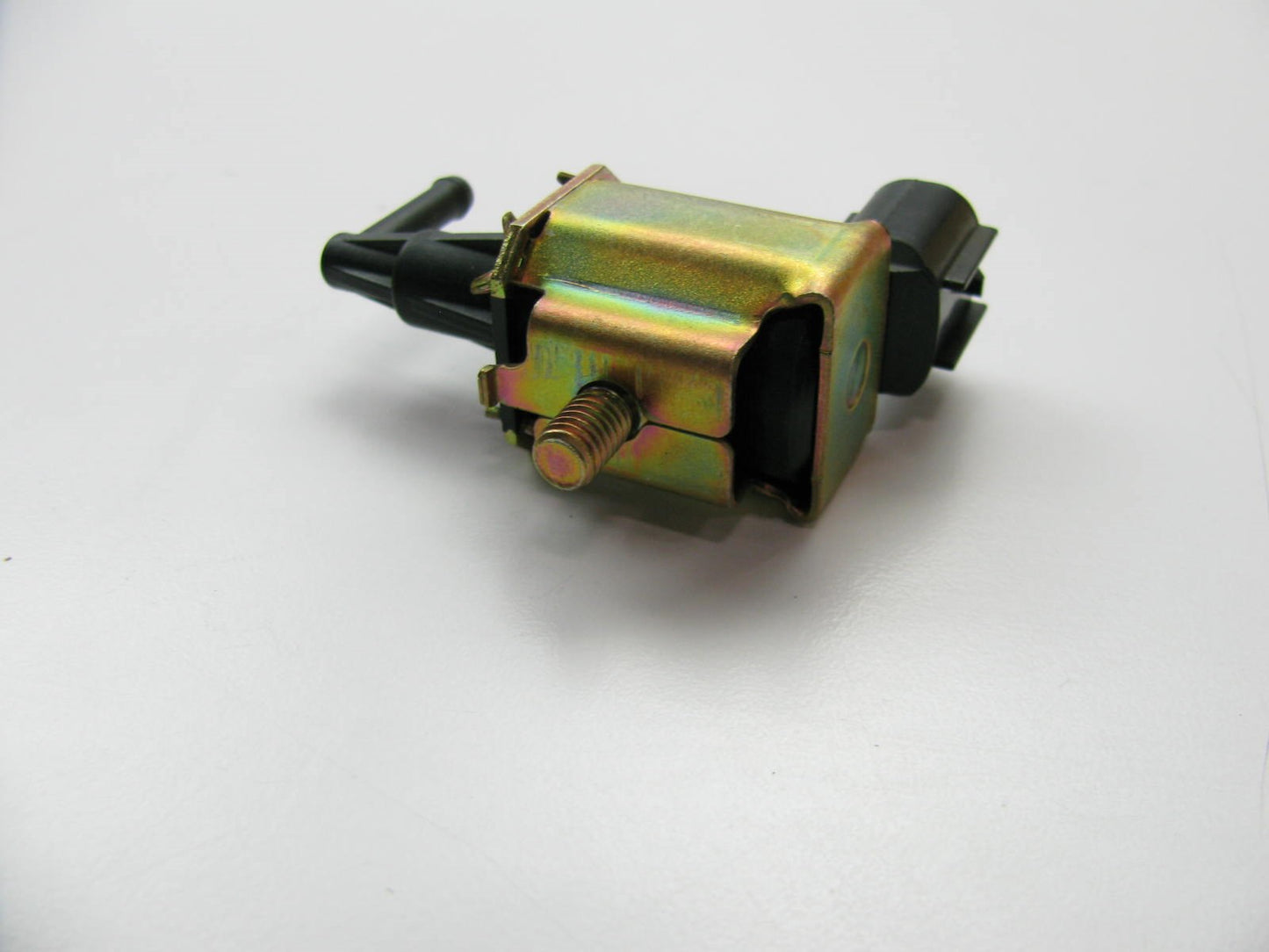 NEW - OUT OF BOX - OEM Mazda K5T48079 Vapor Canister Purge Valve Solenoid