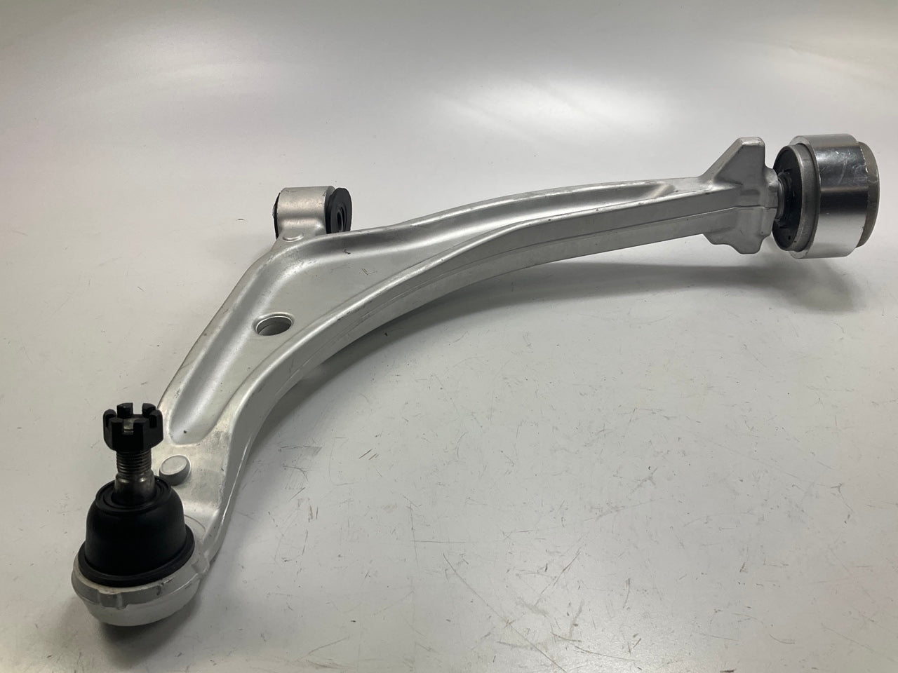 NEW - UNBOXED K620167 Front Left Suspension Control Arm & Ball Joint