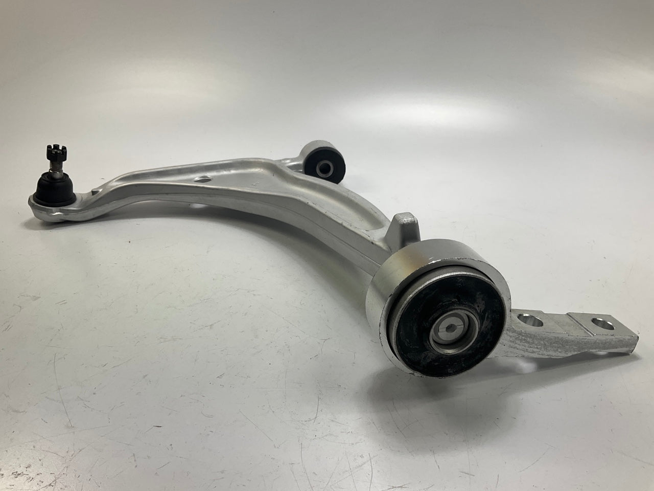 NEW - UNBOXED K620167 Front Left Suspension Control Arm & Ball Joint
