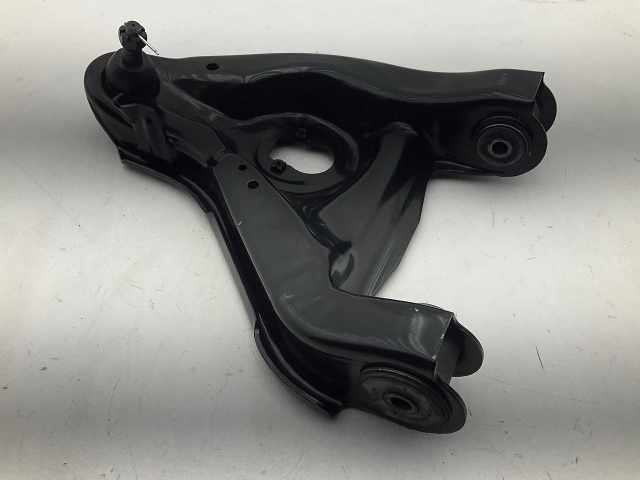 New Aftermarket K620299  Front Left Lower Control Arm
