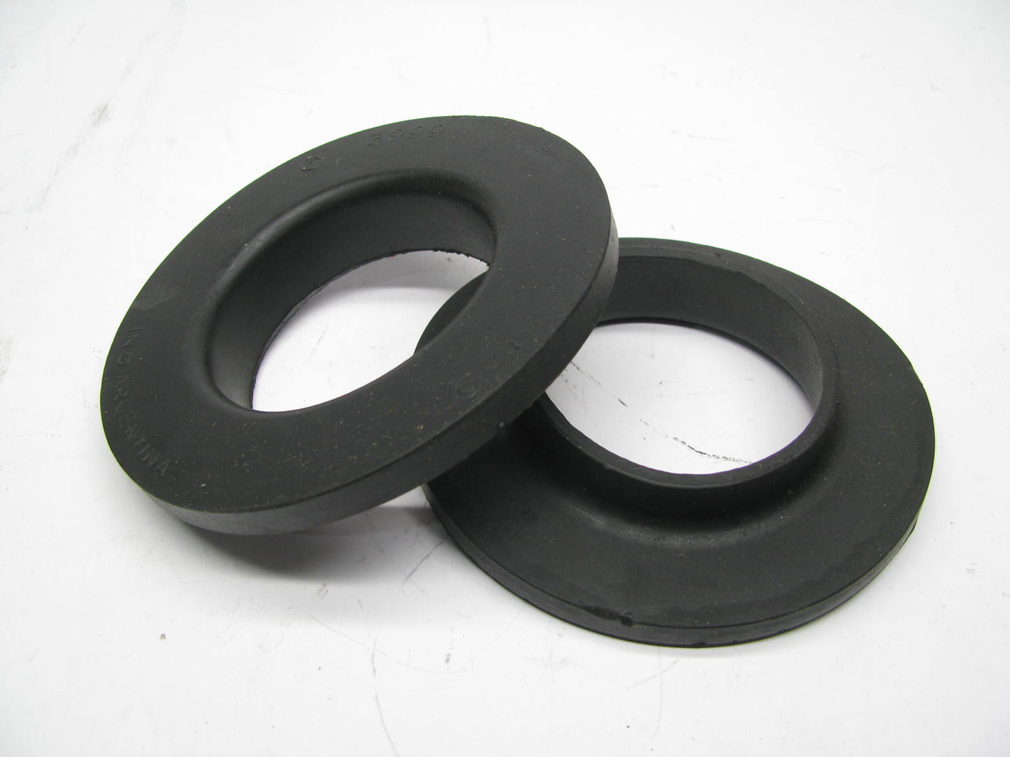 (2) NEW - OUT OF BOX K6203 Rear Coil Spring Insulators