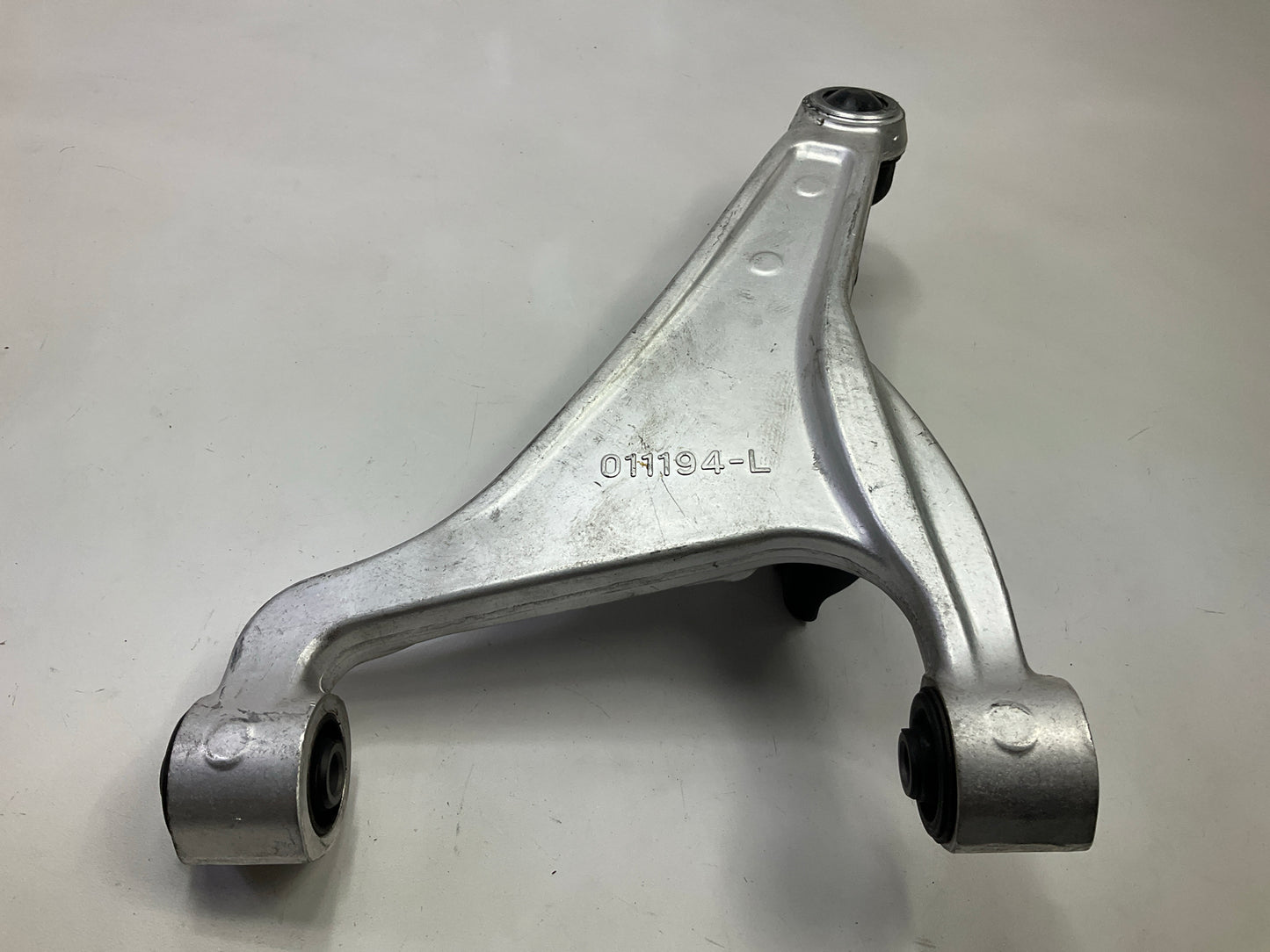 NEW Aftermarket K622094 Rear Left Upper Control Arm
