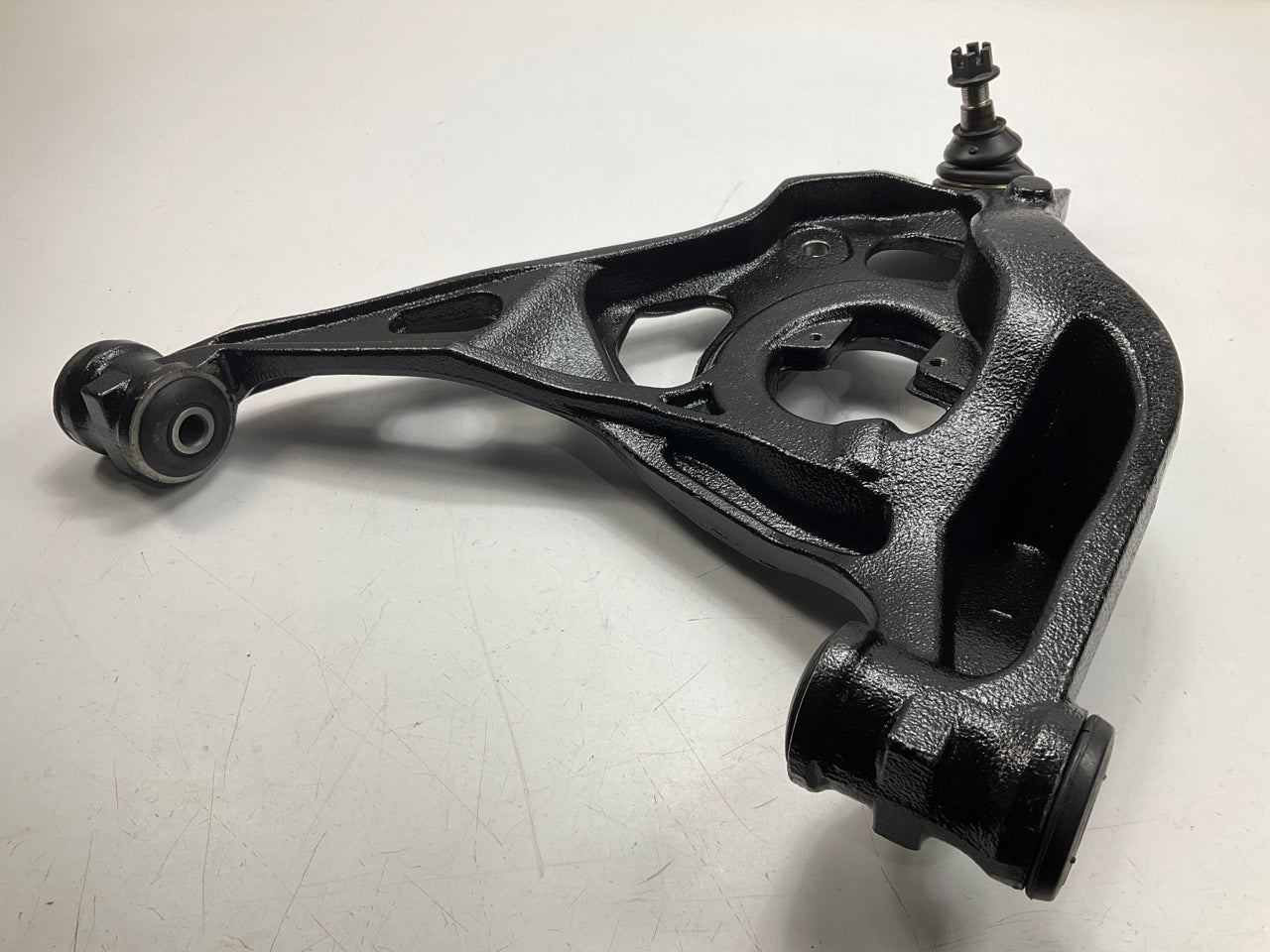 NEW UNBOXED K622918 Suspension Control Arm And Ball Joint - Front Left Lower