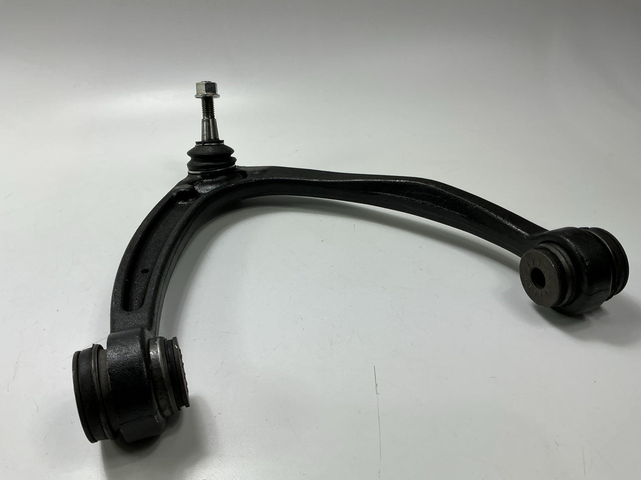 NEW - OUT OF BOX - K80670 FRONT RIGHT UPPER Control Arm And Ball Joint