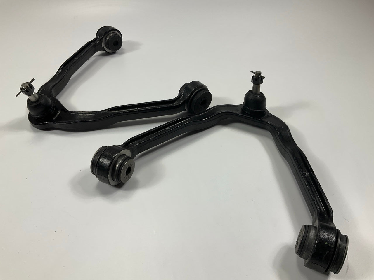 (2) UNBOXED K80942 Suspension Control Arm And Ball Joint Assembly, Front Upper