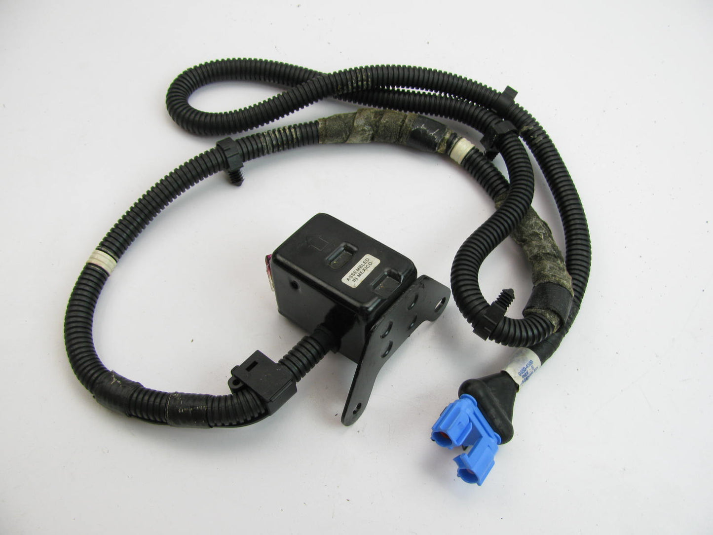 NEW - OUT OF BOX - OEM Ford KA78-57-K1XH Front SRS Crash Sensor 93-97 Probe