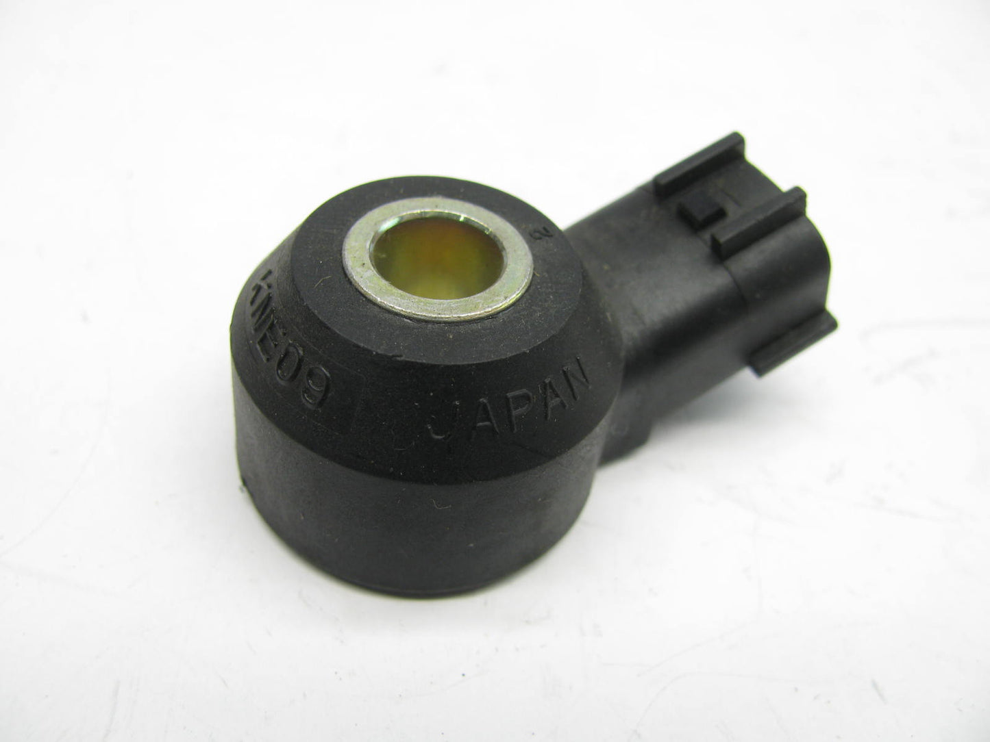 NEW - OUT OF BOX NTK KNE09 Ignition Knock Detonation Sensor