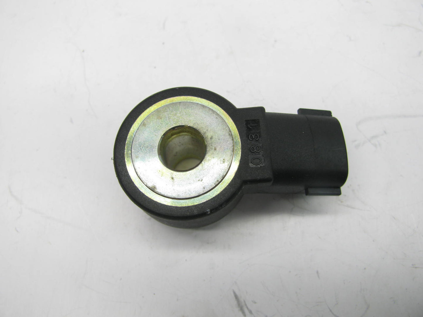NEW - OUT OF BOX NTK KNE09 Ignition Knock Detonation Sensor