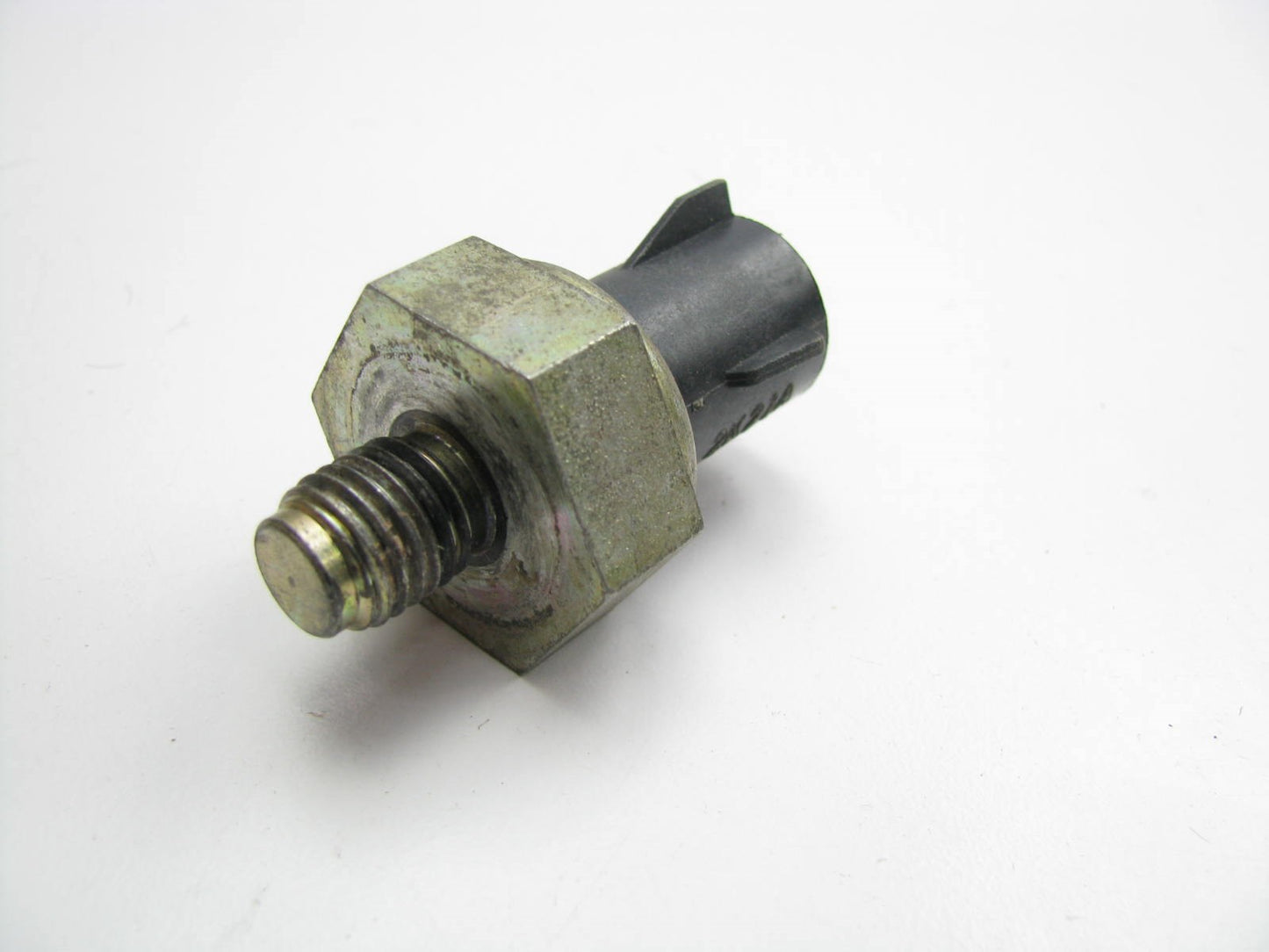 NEW - OUT OF BOX - KS19 Ignition Knock (Detonation) Sensor