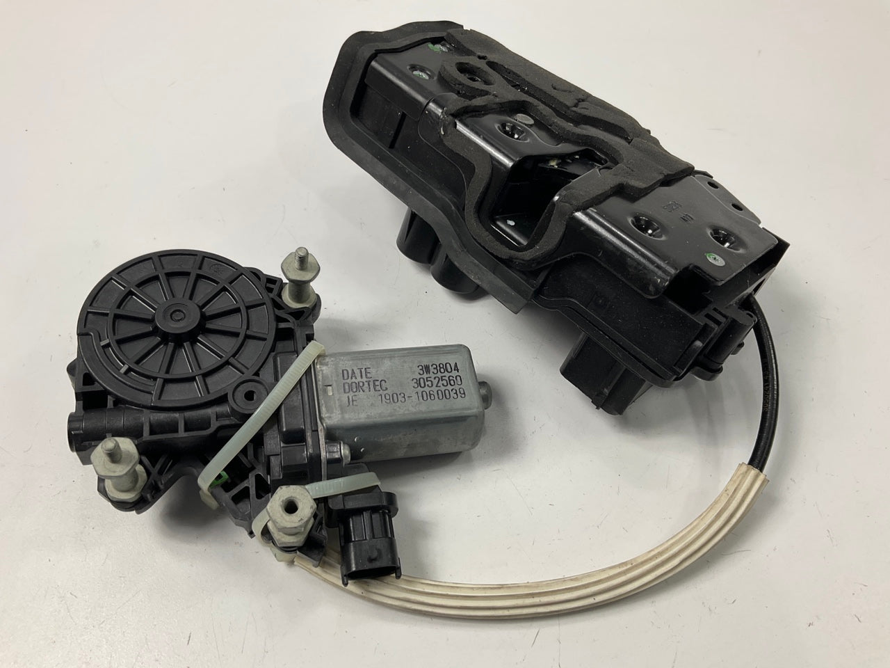 USED OEM LC5B-F219A64-AF Front Right Door Lock Actuator & Motor 2020-24 Aviator