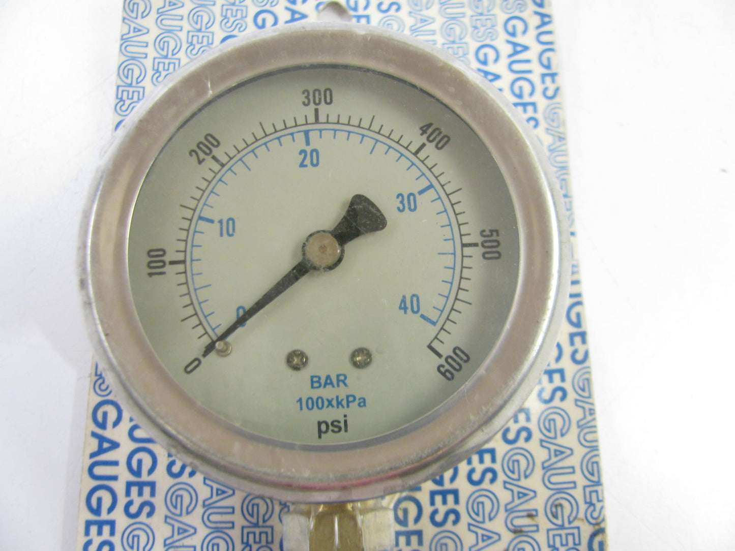 600 PSI LIQUID FILLED PRESSURE GAUGE 2.5IN FACE 1/4IN NPT BOTTOM MOUNT LM600