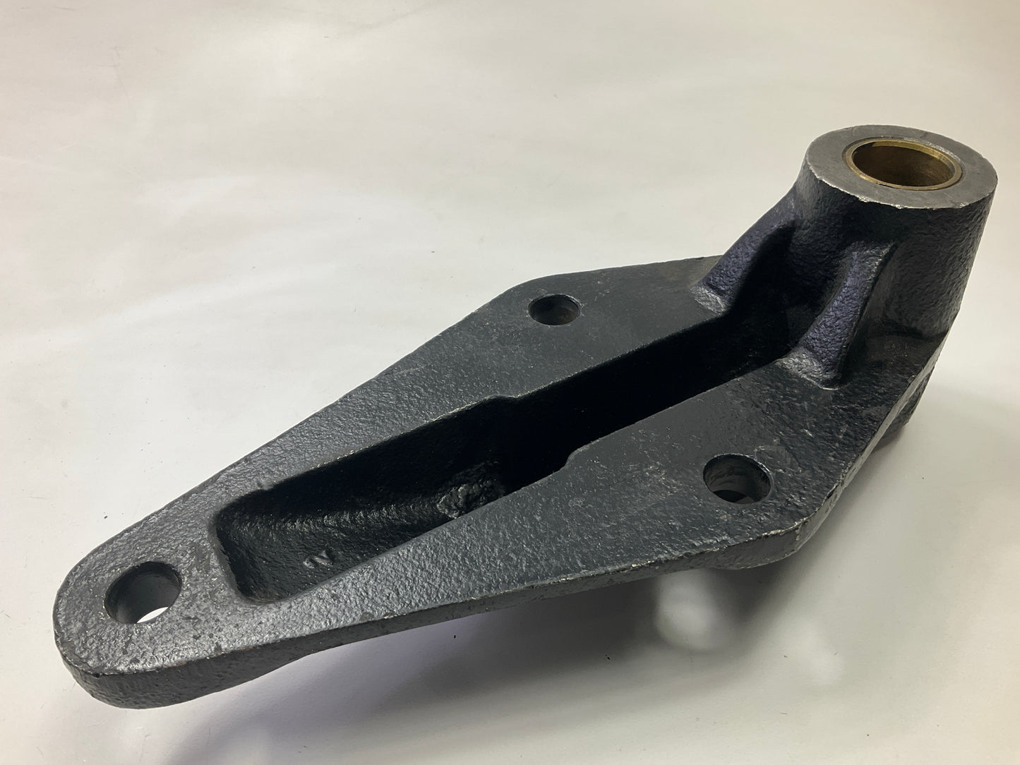 Automann M1819 For Peterbilt Leaf Spring Hanger Cast 0202311M001