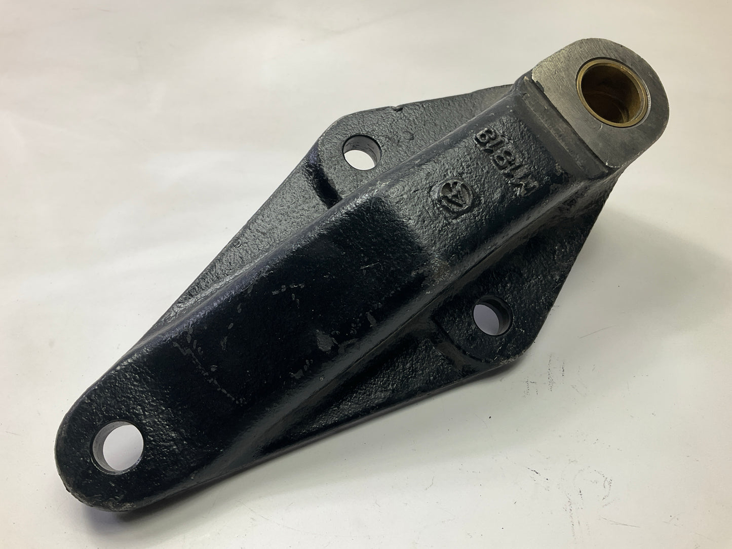 Automann M1819 For Peterbilt Leaf Spring Hanger Cast 0202311M001
