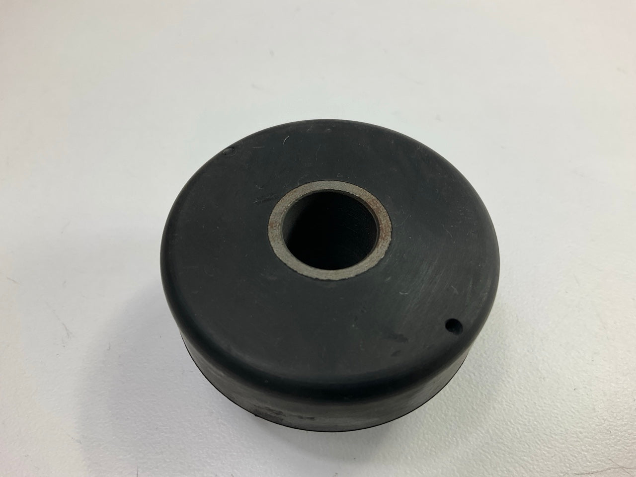 NEW UNBOXED Automann M203075 Radiator Mount Bushing For Peterbilt 07-05861