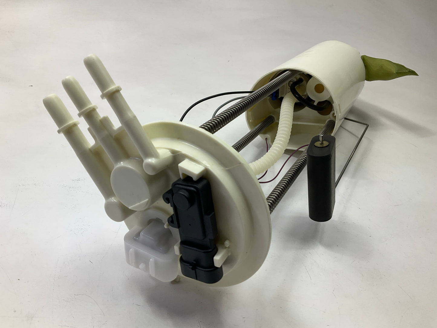 NEW UNBOXED M312880 Fuel Pump