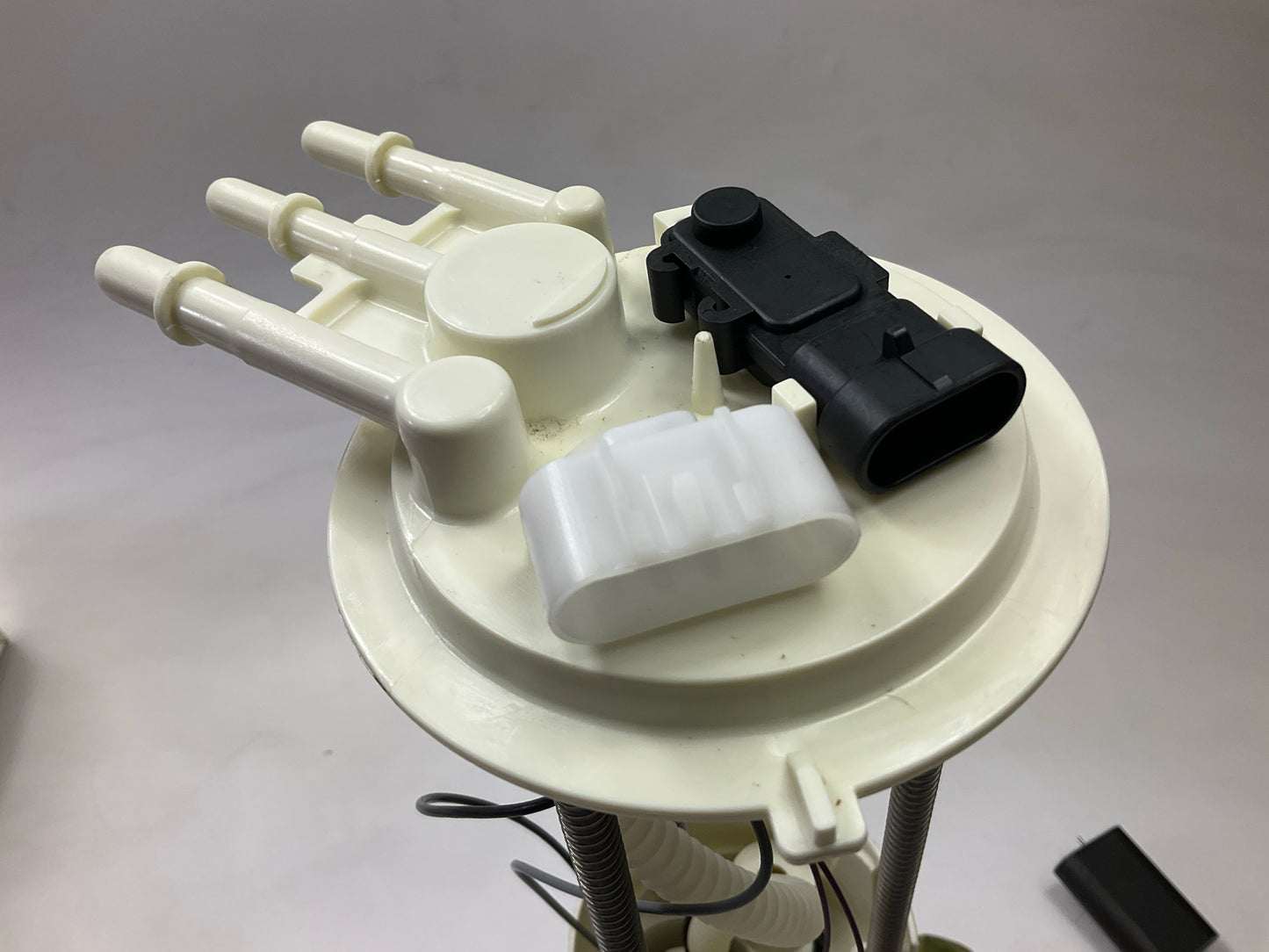 NEW UNBOXED M312880 Fuel Pump