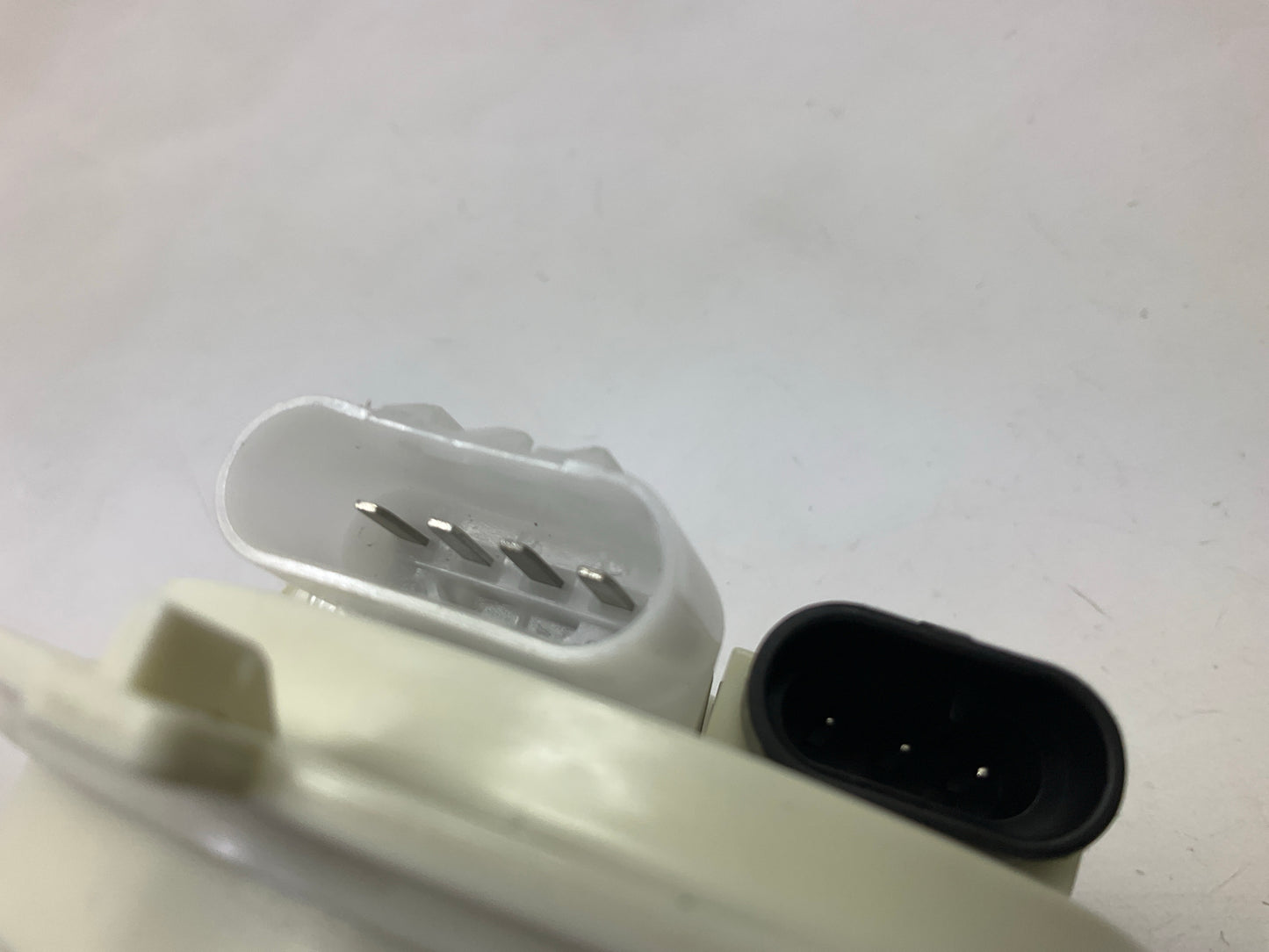 NEW UNBOXED M312880 Fuel Pump