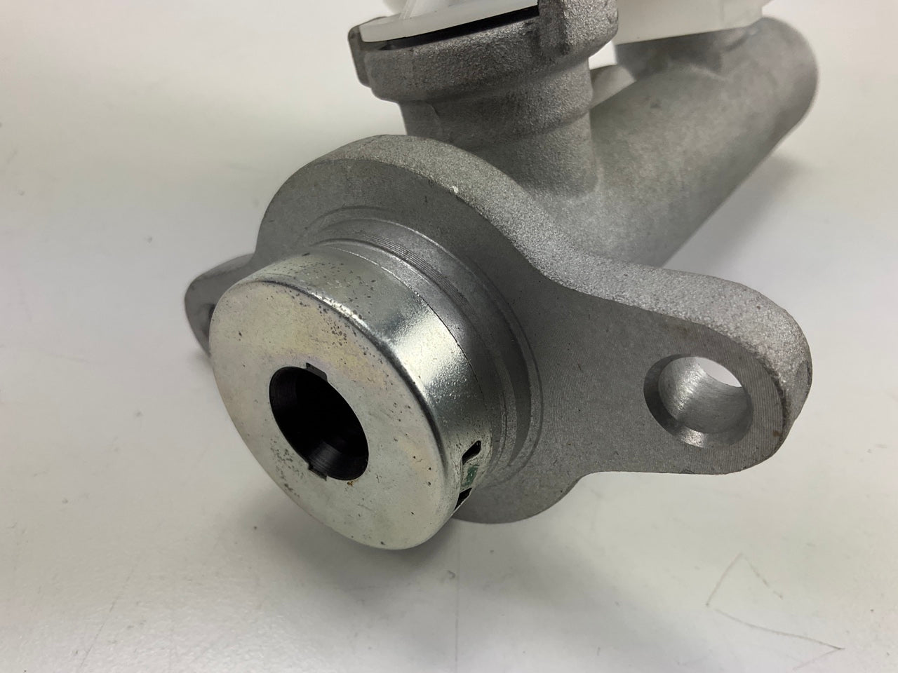 REMAN.  M39592 Brake Master Cylinder For 1986-1996 Nissan D21 Pickup Truck