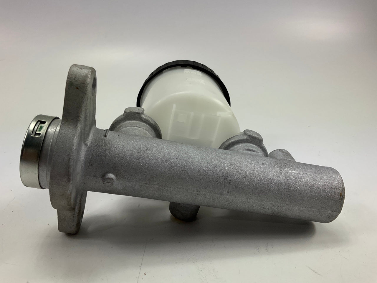 REMAN.  M39592 Brake Master Cylinder For 1986-1996 Nissan D21 Pickup Truck