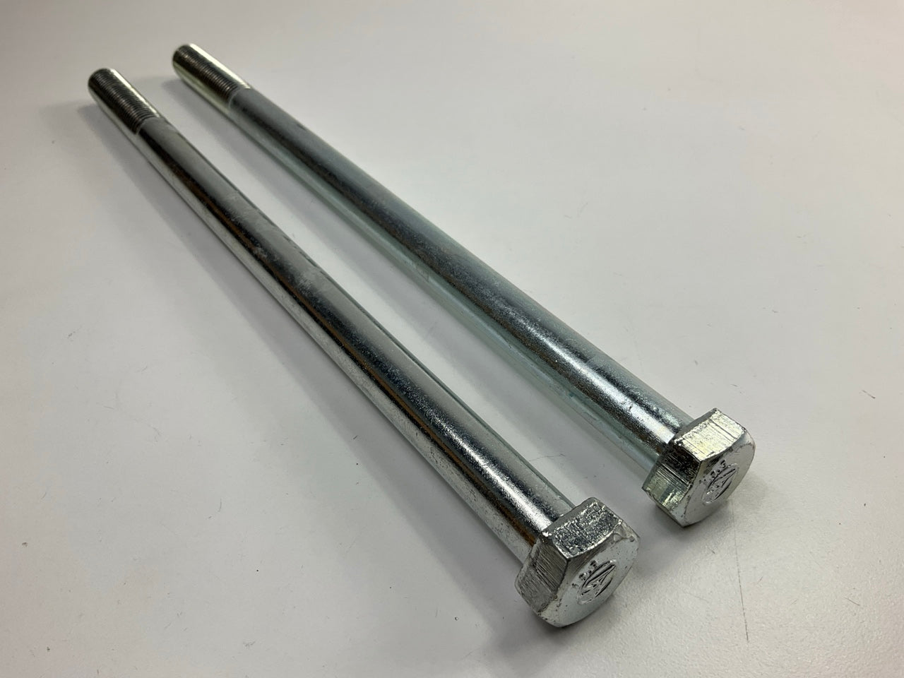 (2) NEW Unboxed Automann M5231 Bolt For Kenworth, M16-2.0 Threads, 290mm Long