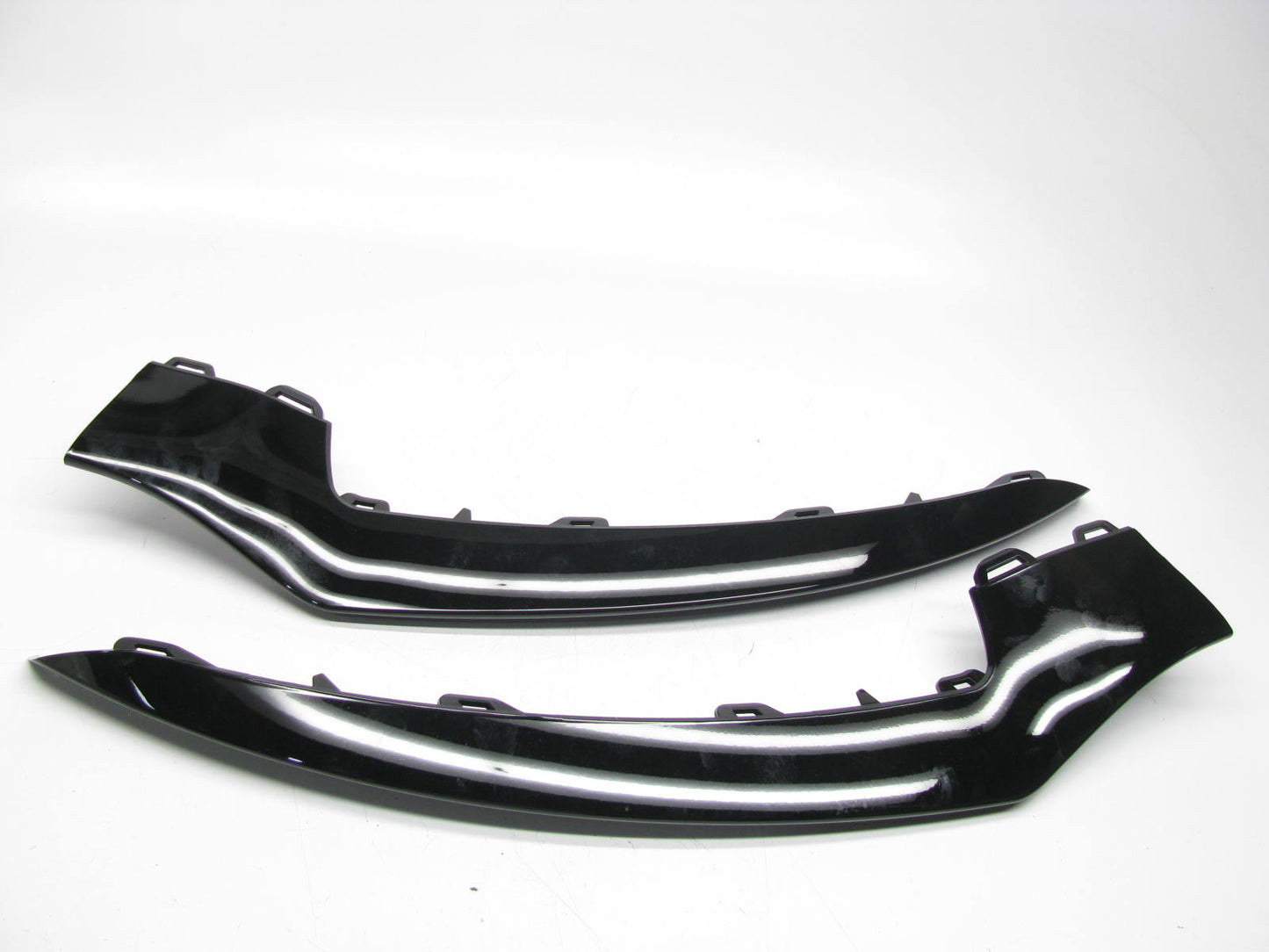 NEW - AFTERMARKET Front Right & Left Bumper Cover Molding MB1047131 & MB1046131