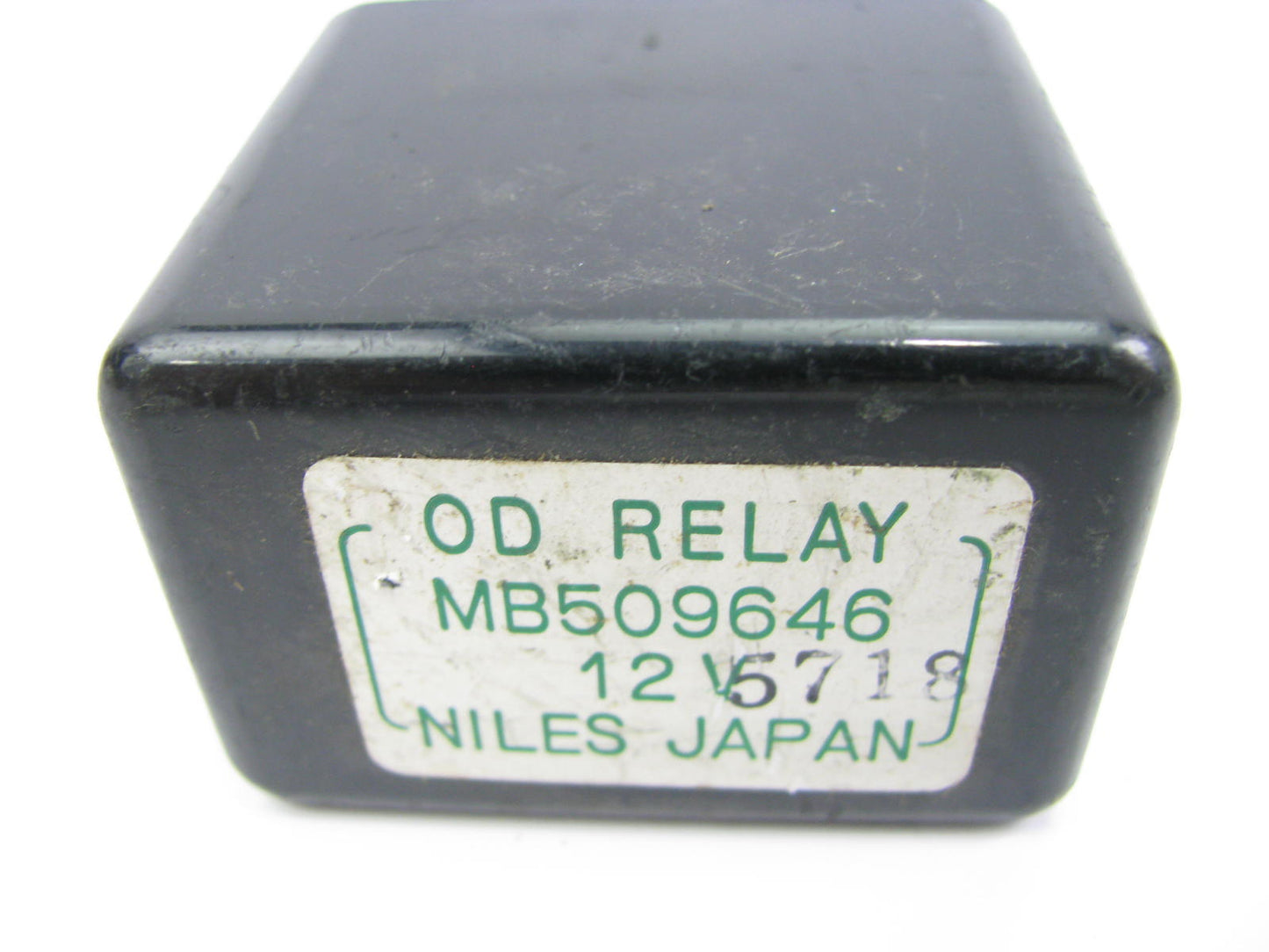 NEW - OUT OF BOX MITSUBISHI MB509646 Accessory Power / Overdrive Relay
