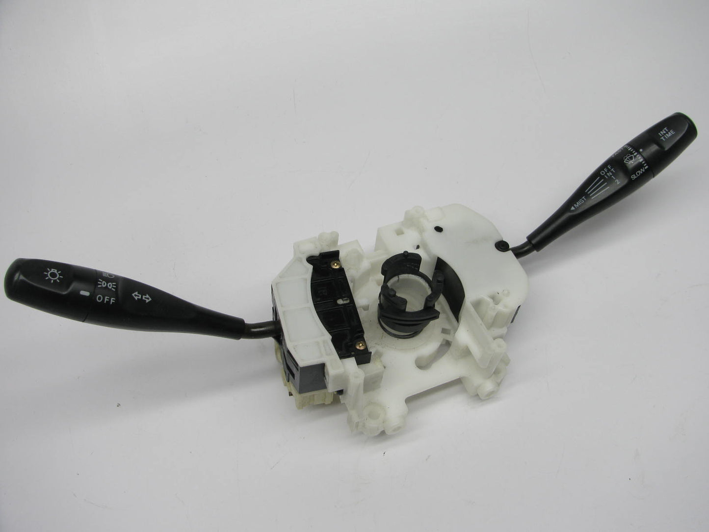NEW - OUT OF BOX MITSUBISHI MB863530 Turn Signal Combination Switch