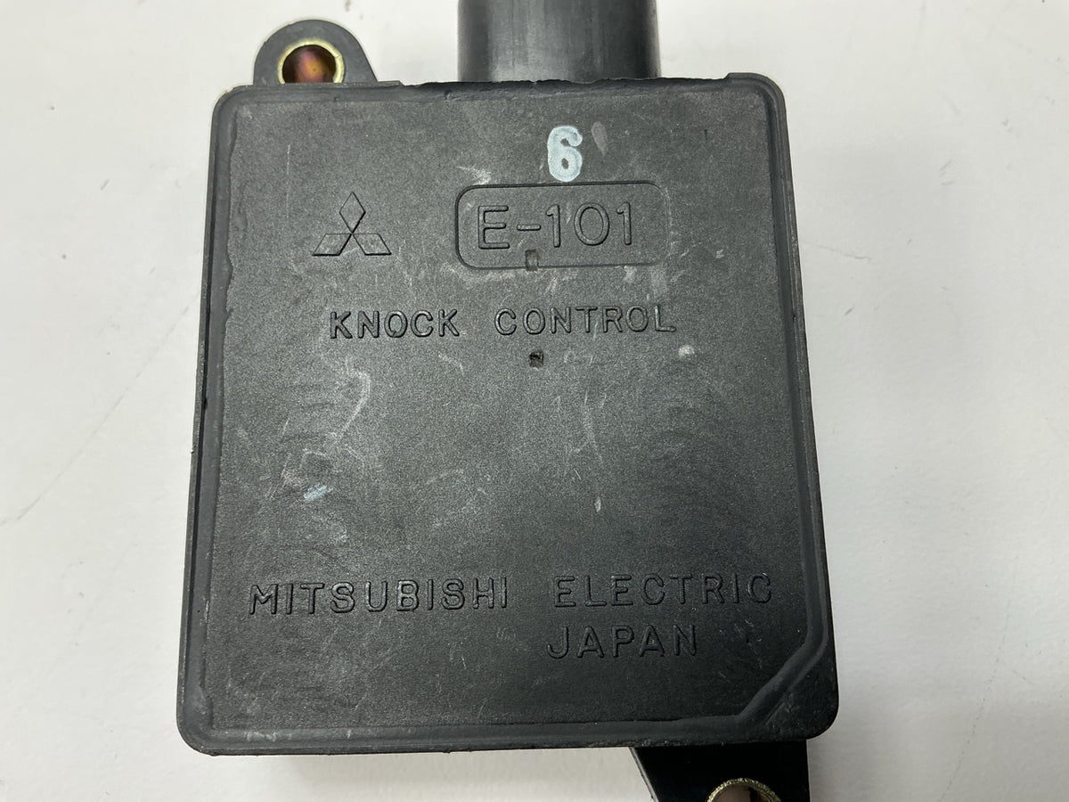 BROKEN - OUT OF BOX MD109946 Ignition Control Module ICM Ignitor
