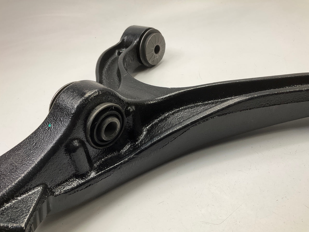 NEW - UNBOXED MS25170 Suspension Control Arm Assembly, Front Left Lower