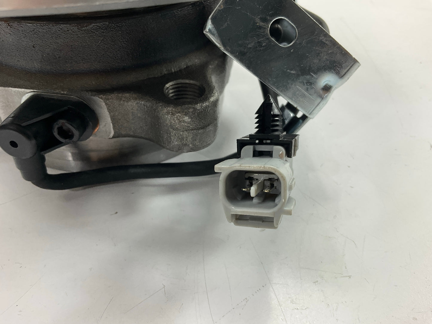 NEW UNBOXED NT515068 Front Left Wheel Hub Bearing For 98-99 Ram 3500 Dually 4WD