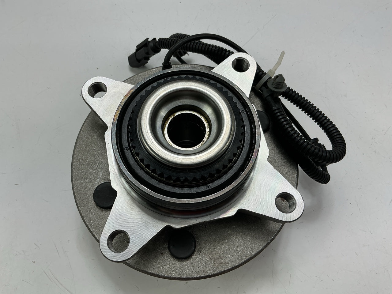NEW UNBOXED CRS NT515142 Front 6-Lug Wheel Bearing