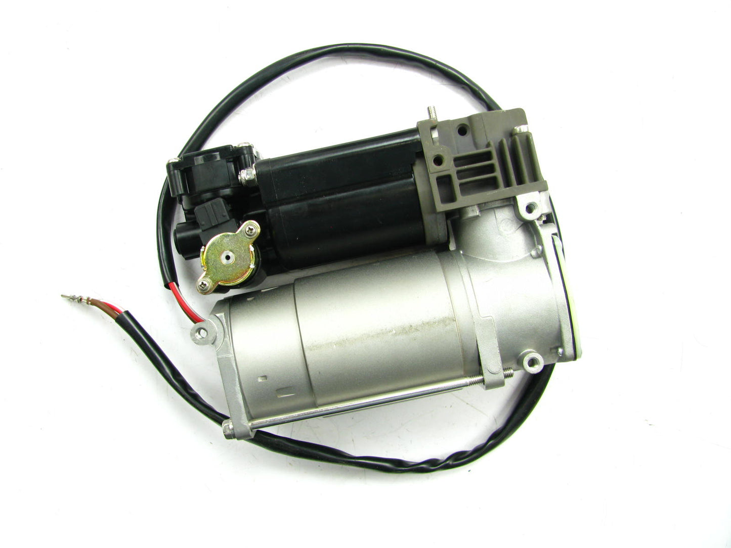 NEW - OUT OF BOX P2462 Air Suspension Pump For 2003-2005 Land/Range Rover