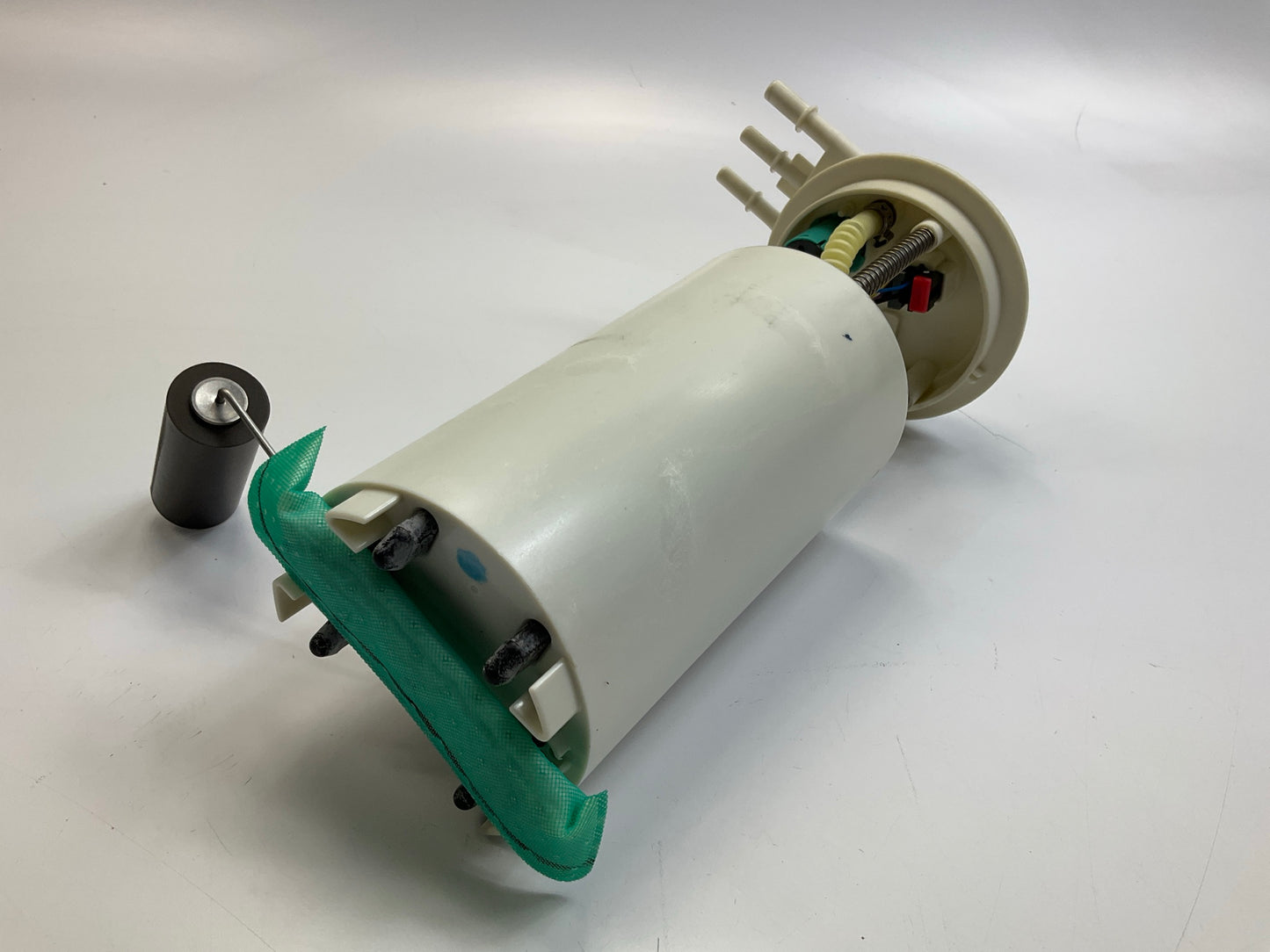 NEW UNBOXED Carter P74797M Fuel Pump - 1998-1999 Cadillac DeVille, Eldorado