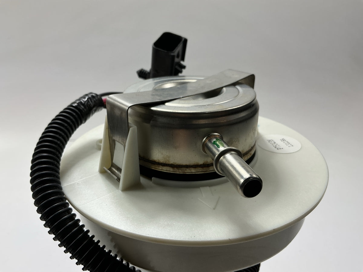NEW UNBOXED P75043M Fuel Pump For 1997-1998 Jeep Grand Cherokee 15546576