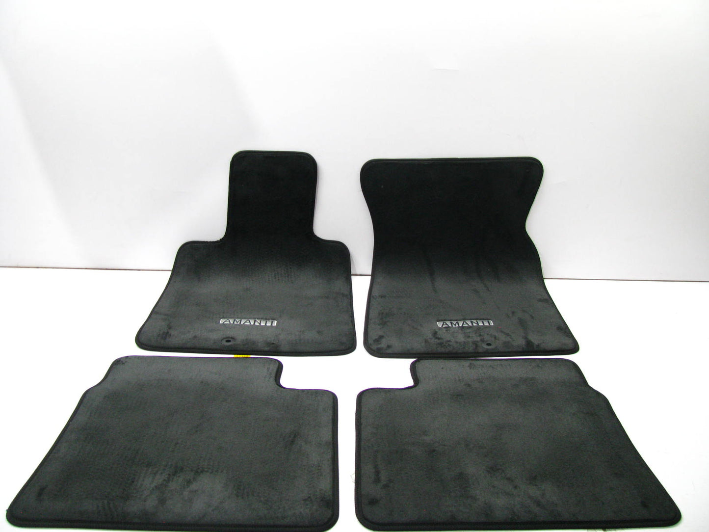NEW UNBOXED OEM 4-PIECE Carpet Floor Mat Set For 07-09 Kia Amanti P81403F101VA