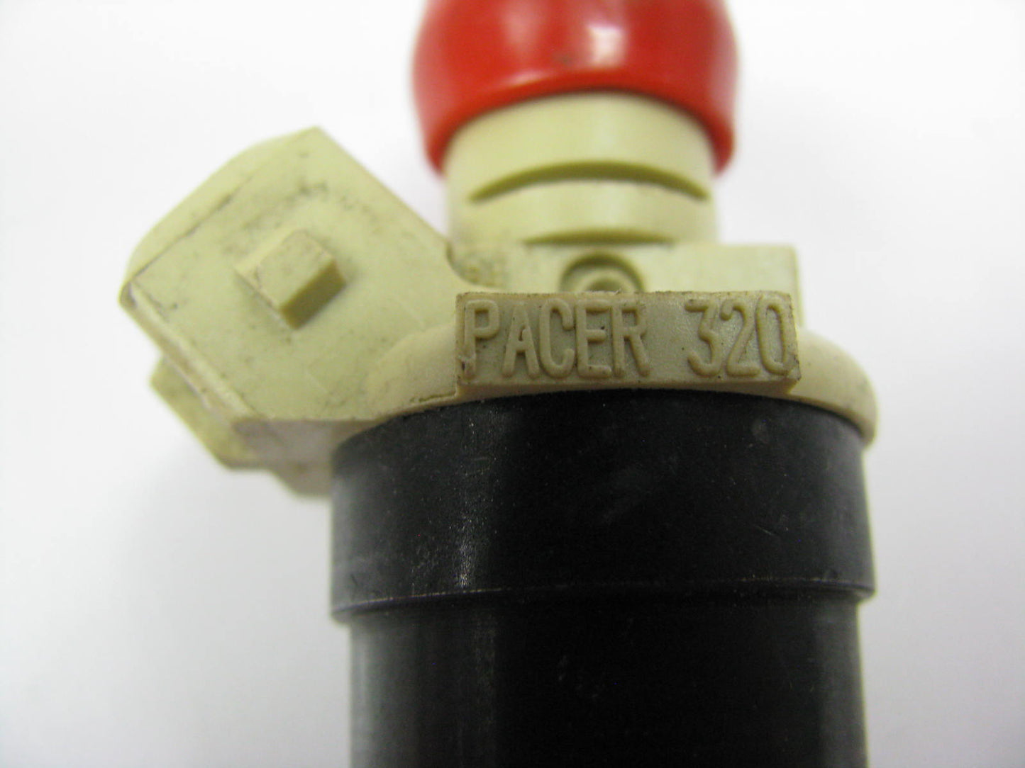 NEW - OUT OF BOX PACER320 Fuel Injector For 1990-1991 Chrysler 3.3L 3.8L-V6