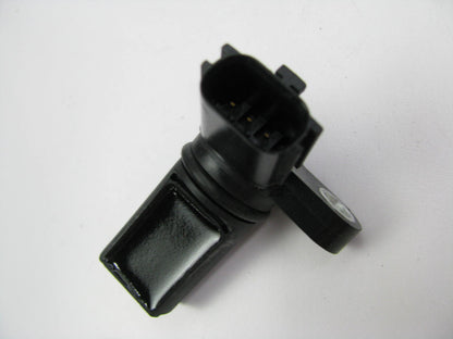 NEW - OUT OF BOX PC401 Camshaft Position Sensor For 2003-06 Nissan 4.5L 5.6L-V8