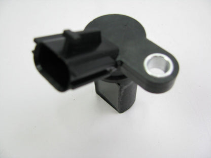 NEW - OUT OF BOX PC401 Camshaft Position Sensor For 2003-06 Nissan 4.5L 5.6L-V8