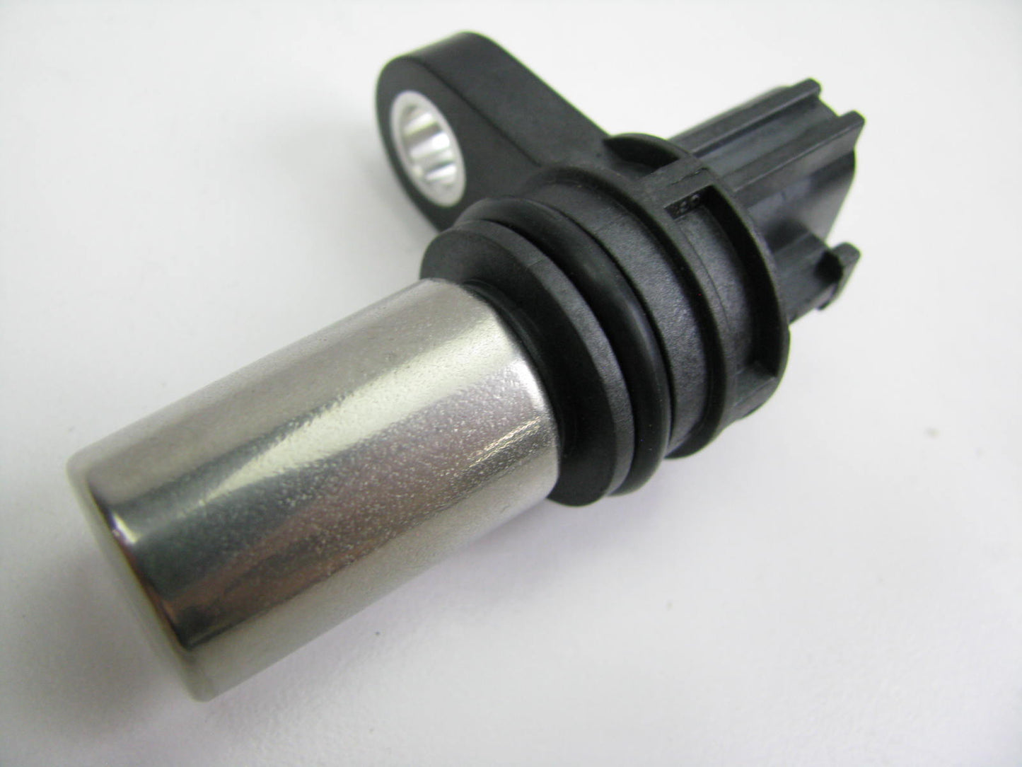 NEW - OUT OF BOX PC464 Camshaft Position Sensor For 1999-17 Nissan 2.4L 2.5L-L4